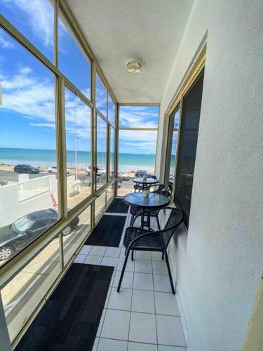 beachfront apartment 5/22 Esplanades seaviews