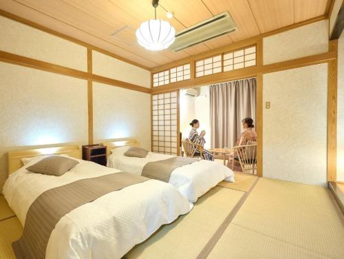 room detail thumbnail 1