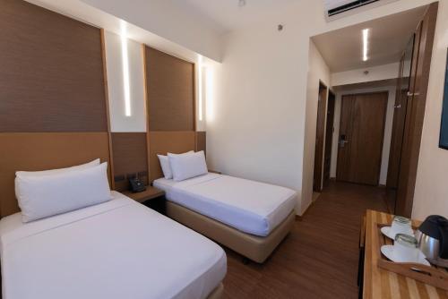 Kabayan Hotel Room Type - Superior Room - EDSA Wing