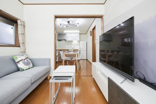 Shinjuku area house with 3BR 2mins to Metro on foot
