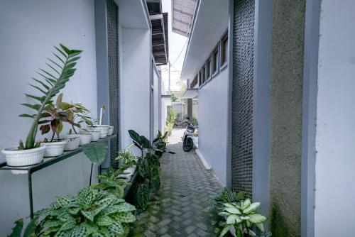 Urbanview Hotel Syariah Ratu Kuring Gisting by RedDoorz