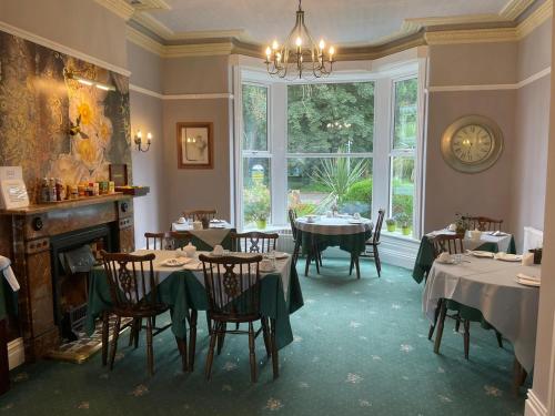Rostrevor Hotel - Guest House - image 6