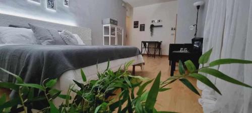  Laura Home in Messina