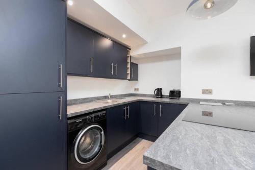 Kitchen, City centre 2 bedroom flat with on site parking in Perth City Center