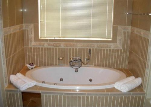Goodey's Guesthouse - Hot tub