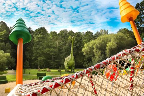 Iekārtas, AKIS namelis medyje- Dinosaur Park in Sendvario