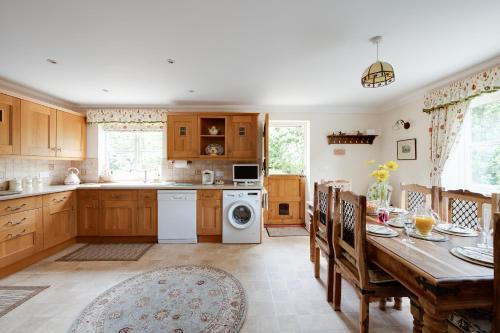 Oak Tree Cottage, Charming, Rural New Forest Home