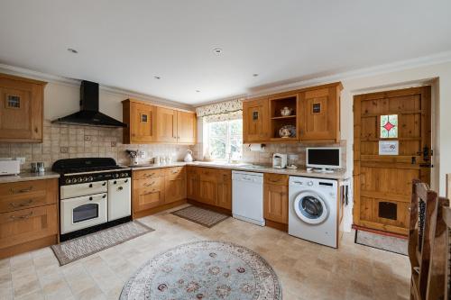 Oak Tree Cottage, Charming, Rural New Forest Home in Basingstoke Külváros