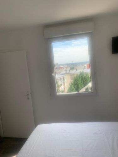 Belle chambre privée dans un appartement à Nogent sur Marne (Belle chambre privee dans un appartement a Nogent sur Marne) in Ноге сюр Марн