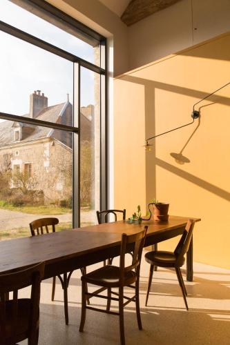 Felles stue/TV-område, Maison d'hôtes le détour en pleine nature (Maison d'hotes le detour en pleine nature) in Channay-sur-Lathan