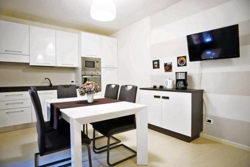 VENTUNO - Modern Apartment - Country & Lake, Lovere (photo 5)