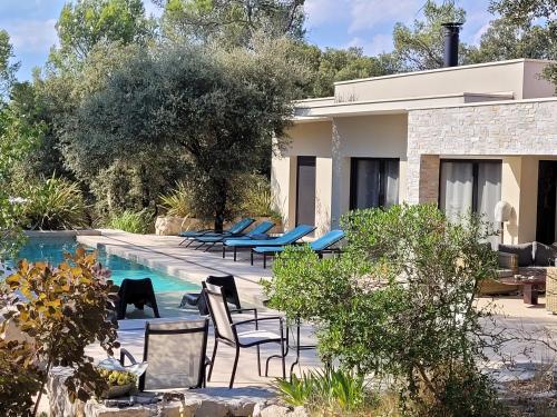 La Villa Kallisté (La Villa Kalliste) in Vacquieres
