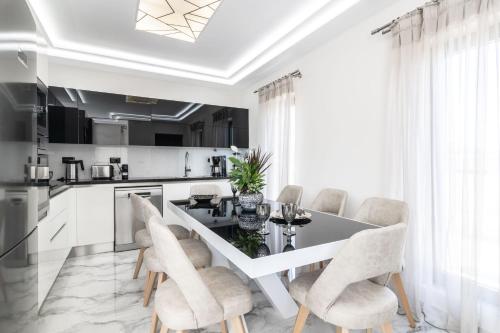 virtuve, Boheme Villas close access to Laganas Resort in Kalpaki