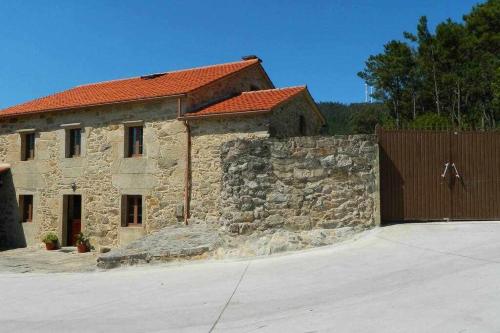  Casa Crina Casa restaurada con finca grande in Outes