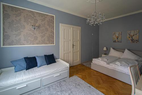 Luxury Central 150m2 Apartment on Wencelas Square with Private Garage, Praha (fotografie 2)
