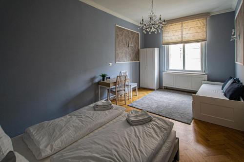 Luxury Central 150m2 Apartment on Wencelas Square with Private Garage, Praha (fotografie 4)