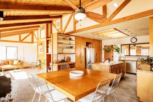 Relaxing Getaway on 5 acres at Hawk + Raven Ranch