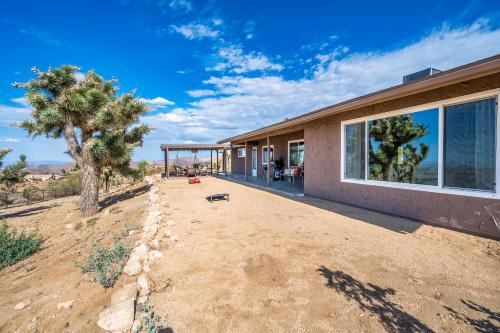The Full Moon, Joshua Tree: Hot Tub, Sauna, Views