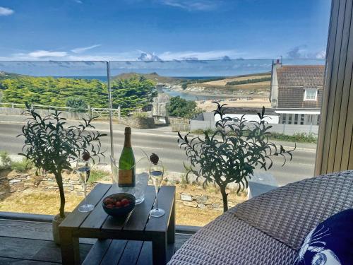 外部景觀, Porth Beach in 紐基海濱