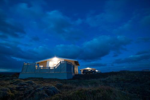 Icelandic Cottages - image 9