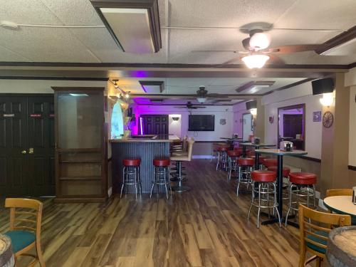 Americas Best Value Inn & Suites Melbourne - image 12