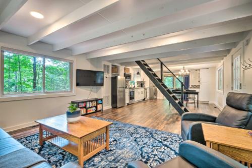 Private Hot Tub & Fire Pit: Family Broadway Cabin in New Market (VA)