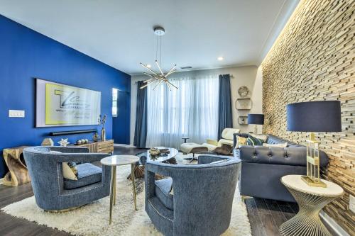 Sleek Durham Townhome Near Dtwn with Balcony! in Durham, USA