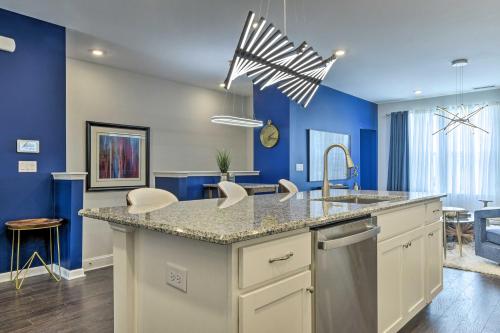 Sleek Durham Townhome Near Dtwn with Balcony! in Durham, USA