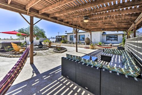 Chic Joshua Tree Pad with Mountain Views and Hot Tub in Twentynine Palms, USA