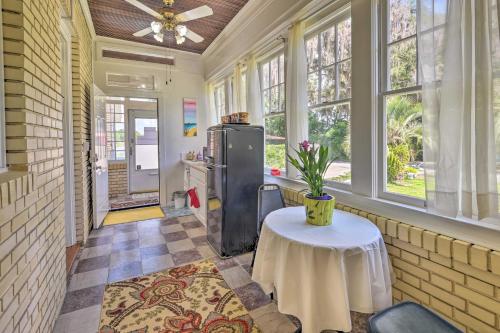 Lakefront Crescent City Studio in Historic Home in East Palatka