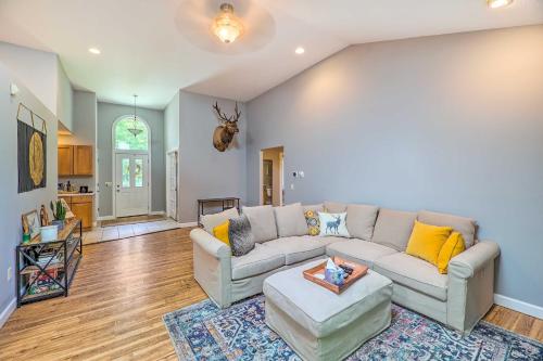 Cozy Whitehall Hideaway with Hot Tub and Chiminea! in Whitehall, USA