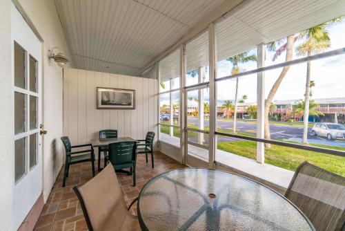 陽台/露台, Captain's Table Hotel by Everglades Adventures in 大沼澤地市 (FL)