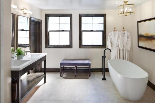Kenwood Inn & Spa - image 2
