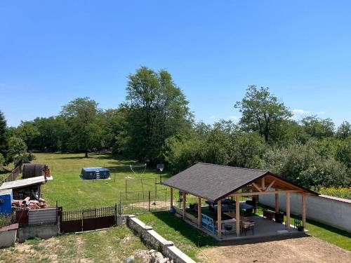 Pensiunea Valea Șușiței, Ciubar, Sauna, ATV, Safari, Offroad Jeep, Ghid Turistic Climbing, Rafting, Safari, Paragliding