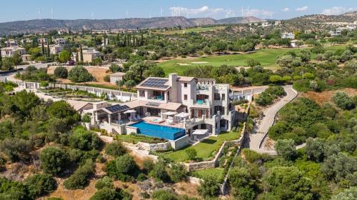 Villa Elea, New Deluxe Golf Villa at Aphrodite Hills - 6 Bedrooms, 7 Bathrooms – khách sạn tại Aphrodite Hills
