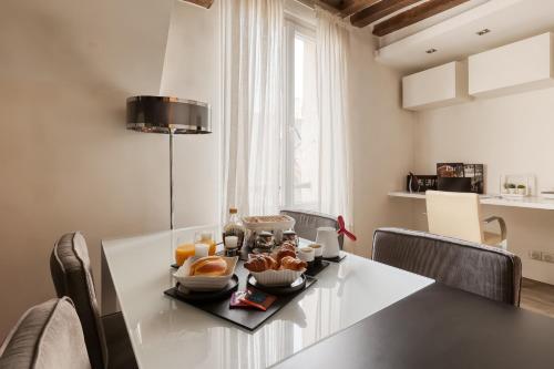 Large and Modern 1Brd Flat at Lovely Saint Germain, Parigi (foto 11)