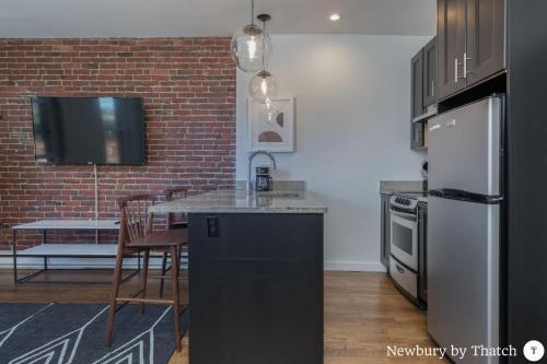 304 Newbury Street by Thatch Room Type - Superior One-Bedroom Apartment (5)