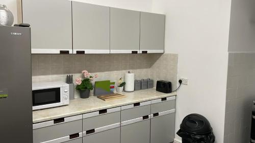 Kjøkken, St Peter's Shared House in Handsworth Wood