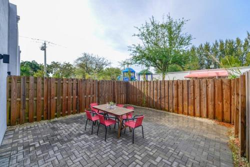Amazing Townhouse 15 minutes from the Beach in Miami, USA