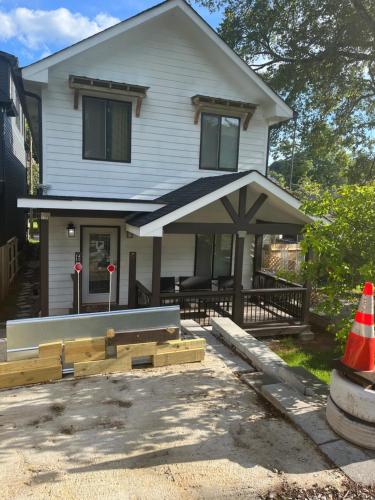 Atlanta Unit 2 Room 2 - Peaceful Weekend Getaway Private Bedroom & Bathroom in Summerhill