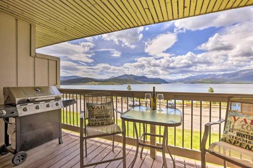 Lakefront Dillon Condo with Pool Access Near Skiing