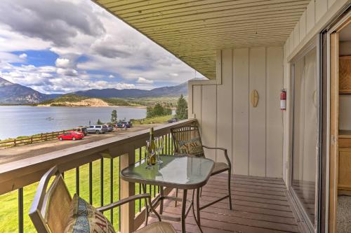 Lakefront Dillon Condo with Pool Access Near Skiing