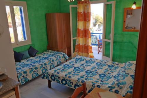 Katerina Babis Studios – Agios Prokopios, UT