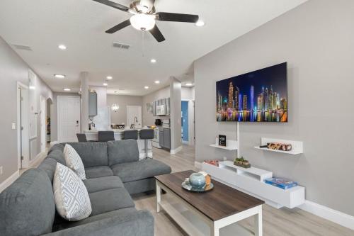 Family-Friendly 5BR Getaway Game Room Fun