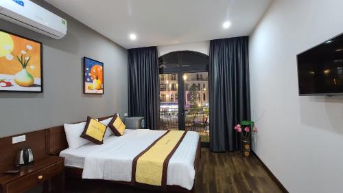 Guestroom, Saigon Mai hotel near Vinmec International Hospital