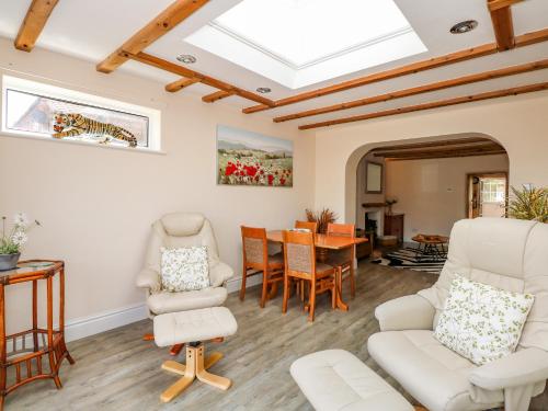 Holly Cottage Swaffham - image 2