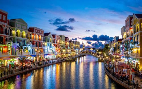 Surrounding environment, Xan hotel near Vinmec International Hospital