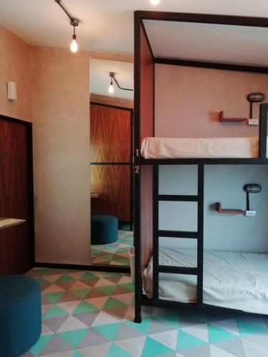 Moloch Hostel & Suites – Cancun, TX