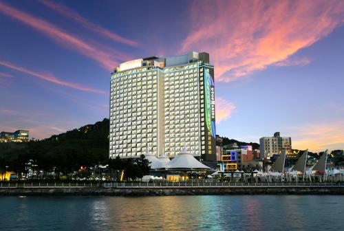 Exterior view, Yeosu Expo Utop Marina Hotel Resort in Yeosu-si