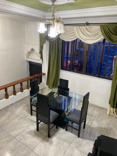 CASA CON JACUZZI CENTRO PEREIRA in Pereira City Center